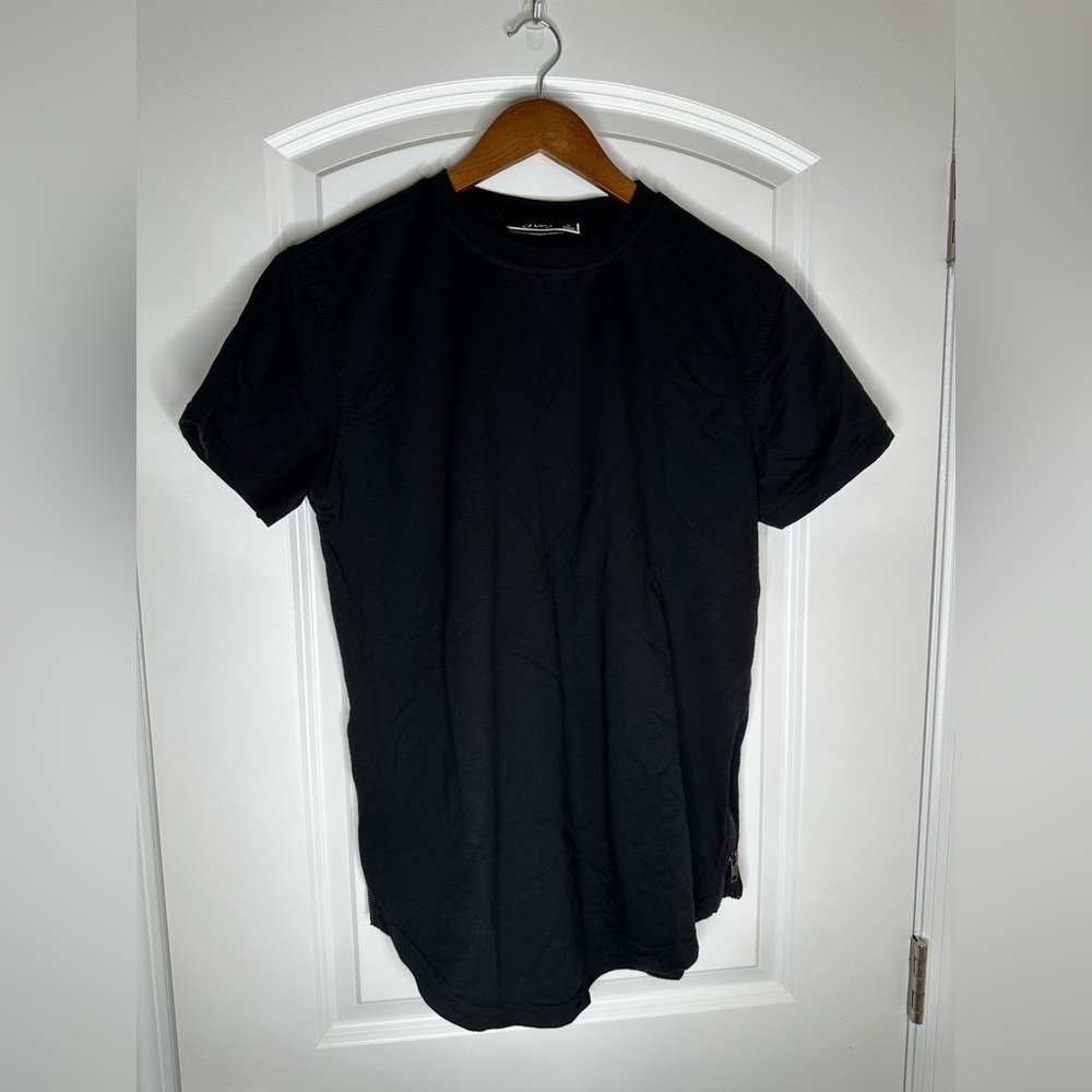 Classic Black Short Sleeve Men's Tee‎